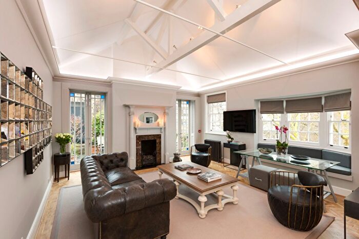 4 Bedroom Flat To Rent In North Audley Street, Mayfair, London, United Kingdom, W1K