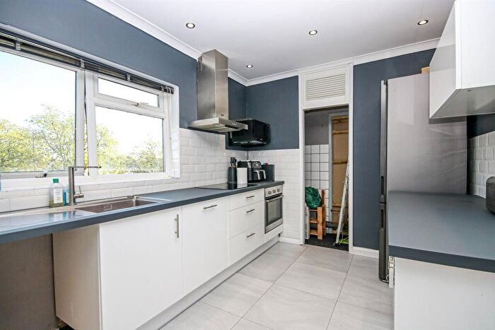 2 Bedroom Flat For Sale In Hauteyn Court, Norwich, NR3