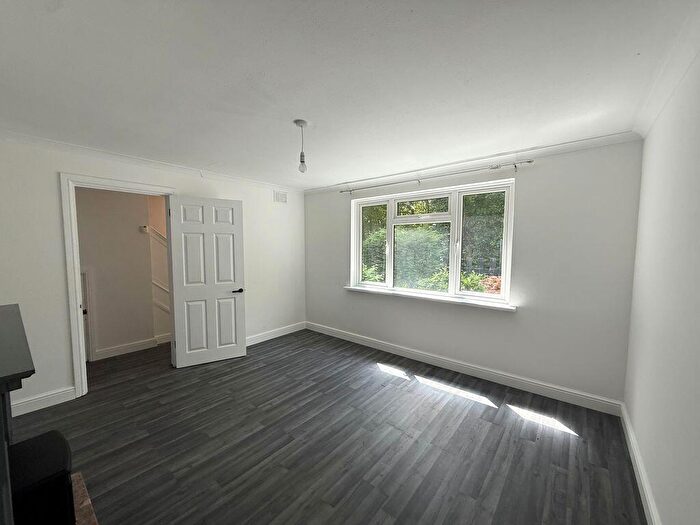3 Bedroom Cottage To Rent In Chelsham Common, Warlingham, CR6