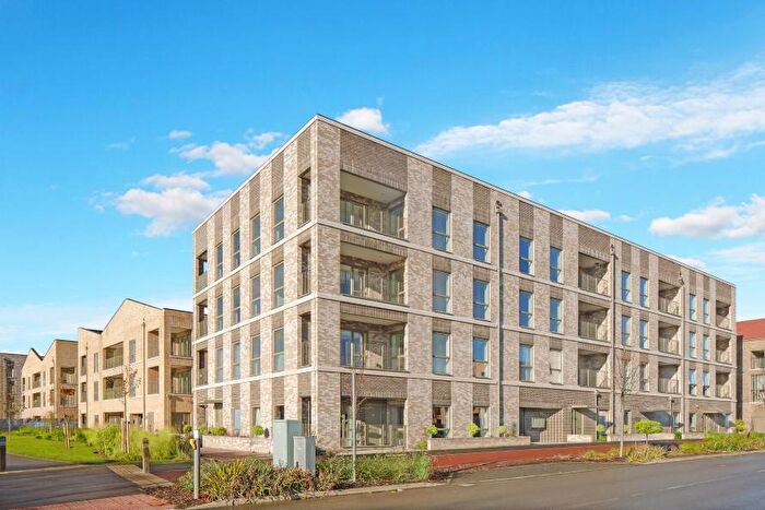 2 Bedroom Apartment For Sale In Newmarket Road, Cambridge, CB5