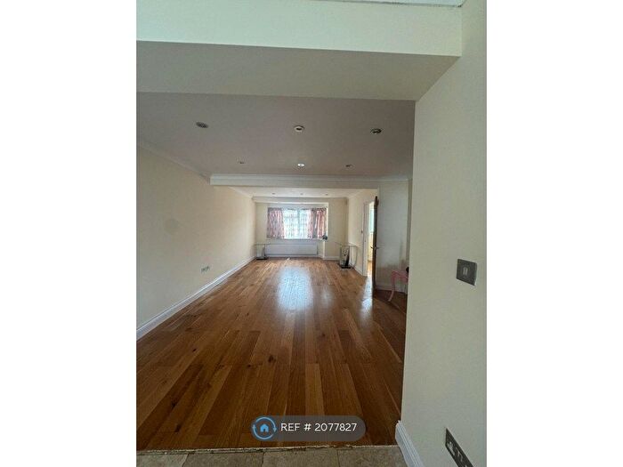 3 Bedroom Terraced House To Rent In Rayners Lane, Harrow, HA2