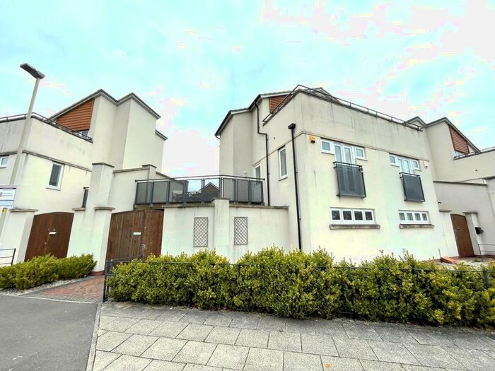 3 Bedroom House To Rent In Darnall Road, Leicester, LE2