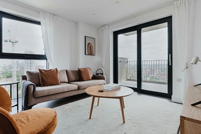 2 Bedroom Apartment To Rent In Heygate Street, London, SE17