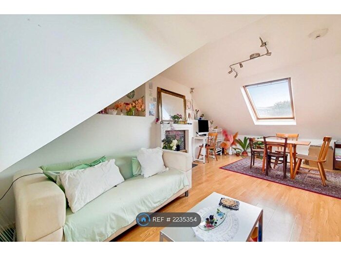 3 Bedroom Flat To Rent In Farleigh Rd, London, N16