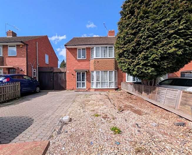 3 Bedroom Semi Detached House For Sale In Teddington Gardens, Gloucester, GL4