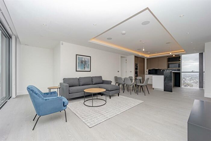 2 Bedroom Apartment To Rent In Carrara Tower, Bollinder Place, London, EC1V