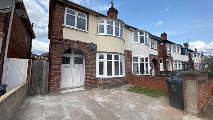 3 Bedroom Semi-Detached House To Rent In Gainsborough Road, Clarendon Park, LE2