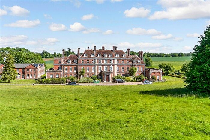 2 Bedroom Flat For Sale In Waldershare, Waldershare, Kent, CT15