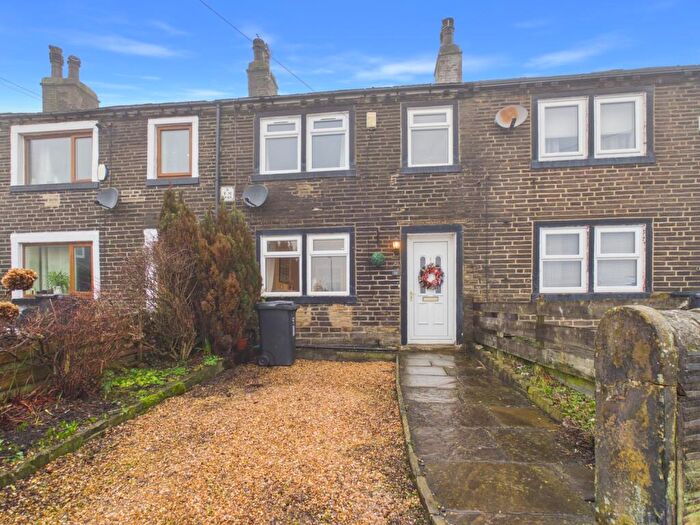 2 Bedroom Cottage For Sale In Horton Place, Halifax, West Yorkshire, HX2