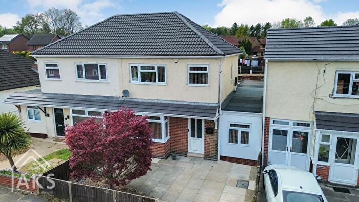 4 Bedroom Semi-Detached House For Sale In Nevinson Avenue, Sunnyhill, DE23