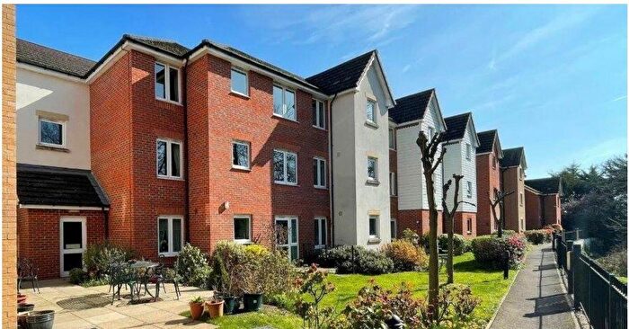 1 Bedroom Flat For Sale In Flat, Coachman Court, Ashingdon Road, Rochford, Essex, SS4