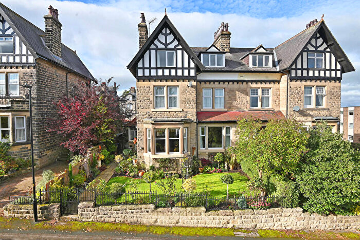 5 Bedroom Semi-Detached House For Sale In Hollins Road, Harrogate, HG1