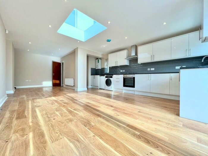 4 Bedroom End Of Terrace House To Rent In Toorack Road, Harrow, HA3