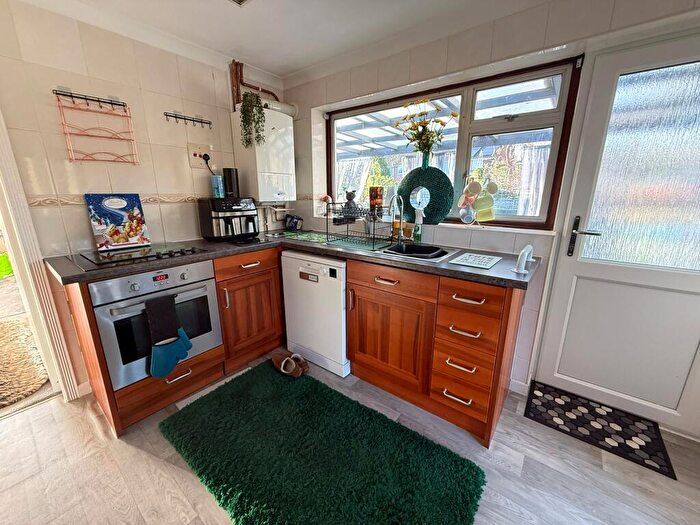 2 Bedroom Bungalow To Rent In The Doglands, Leamington Spa, CV31