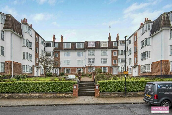 2 Bedroom Flat For Sale In Seymour Court, Winchmore Hill, N21