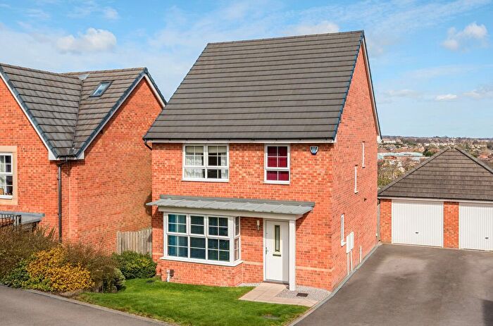 4 Bedroom Detached House For Sale In Walmer Grove, Pudsey, West Yorkshire, Uk, LS28