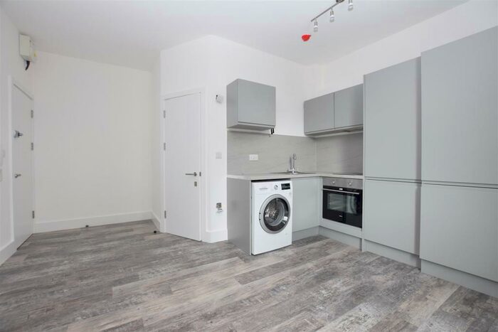 Studio To Rent In Cedar Road, Sutton, SM2