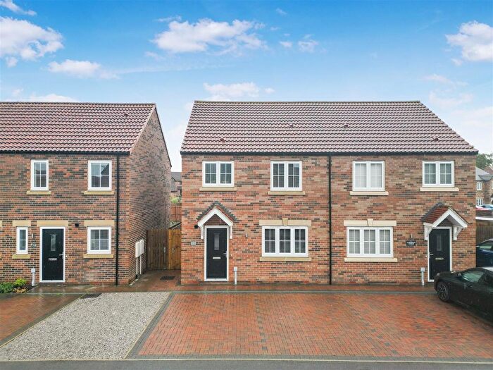 3 Bedroom Semi-Detached House For Sale In Burgess Avenue, Howden, Goole, DN14