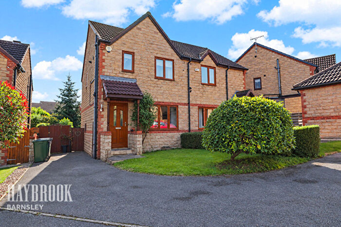 3 Bedroom Semi-Detached House For Sale In Four Lands Close, Barugh Green, S75