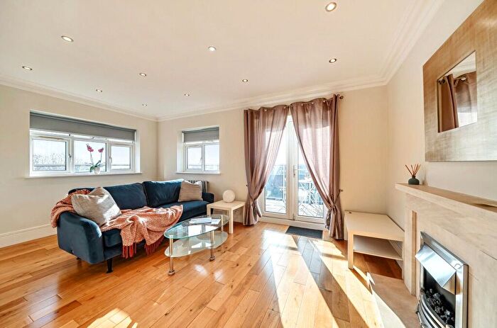 2 Bedroom Penthouse To Rent In Willesden Lane, Brondesbury, London, NW6