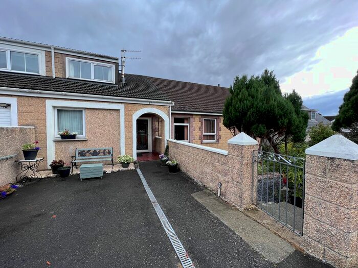 6 Bedroom Semi-Detached House For Sale In Springfield Road, Stornoway, HS1