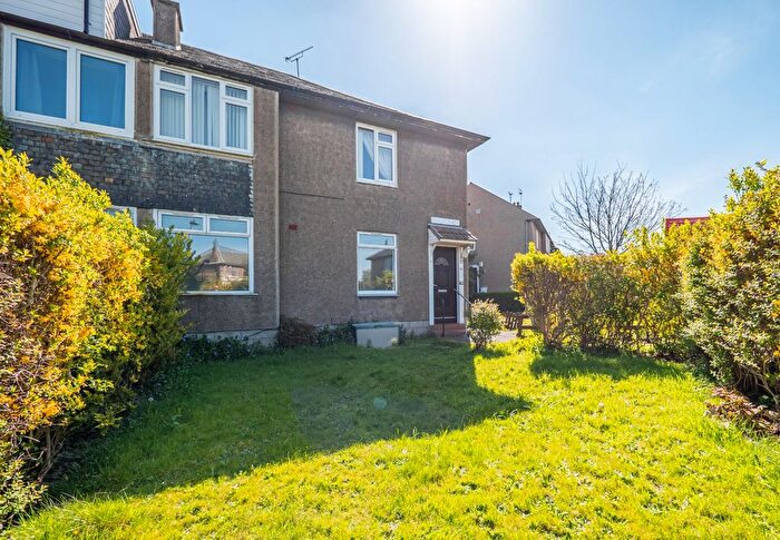 2 Bedroom Flat For Sale In Crewe Place, Edinburgh, EH5