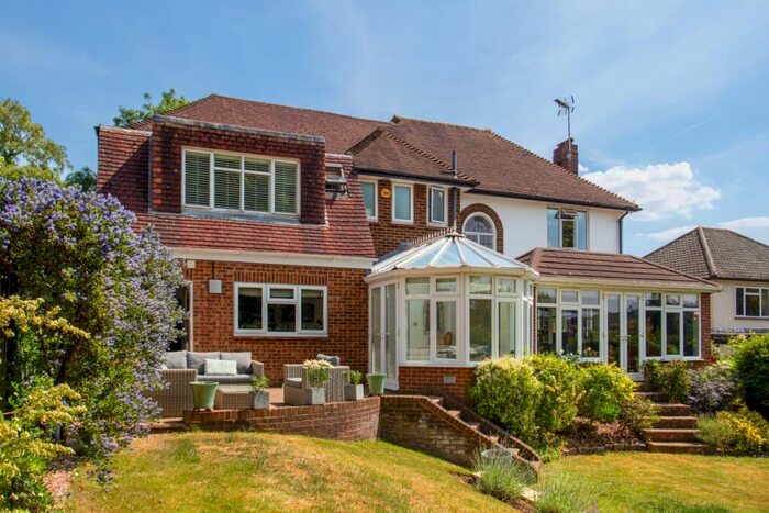 5 Bedroom House To Rent In Marlpit Avenue Coulsdon, CR5