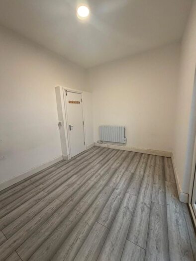 1 Bedroom Flat To Rent In London, NW2