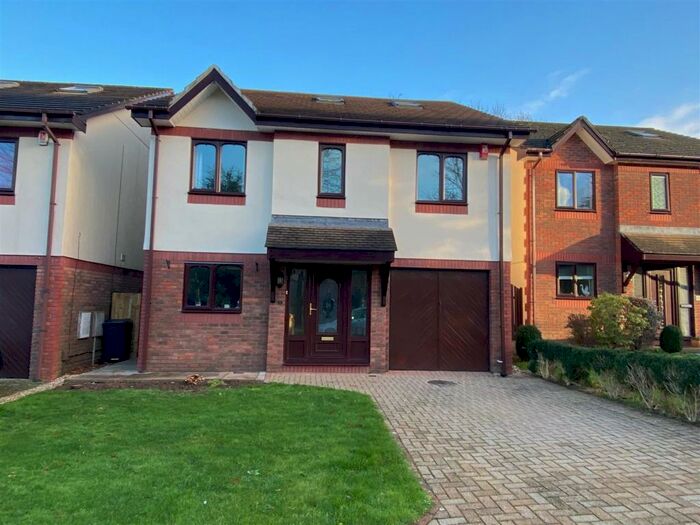 Houses for sale & to rent in PL7 4QJ, St Marys Close, Plympton St Mary