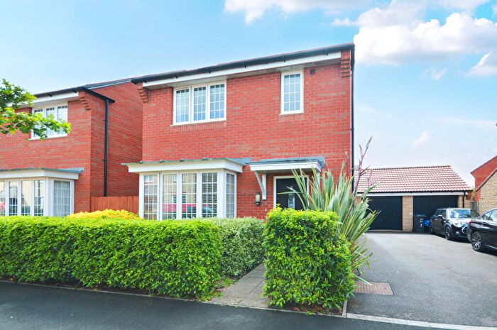 3 Bedroom Detached House For Sale In Littlewood Way, Cheddar, BS27