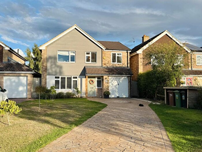 4 Bedroom Detached House For Sale In Fir Tree Avenue, Wallingford, OX10