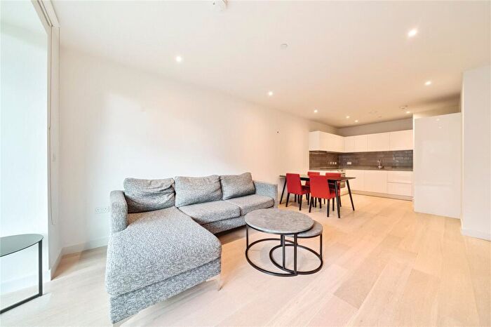 2 Bedroom Apartment To Rent In Shipwright Street, London, E16