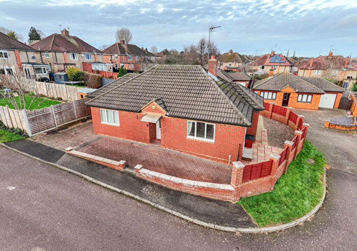 2 Bedroom Detached Bungalow For Sale In Milldale Gardens, Kettering, NN15