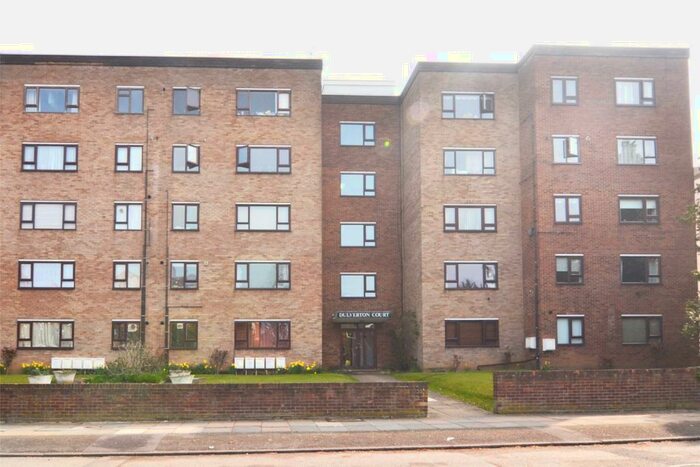 3 Bedroom Apartment To Rent In Adelaide Road, Surbiton, KT6