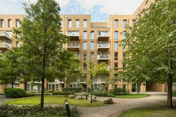 2 Bedroom Flat To Rent In Oxley Square, Bromley-by-Bow, E3