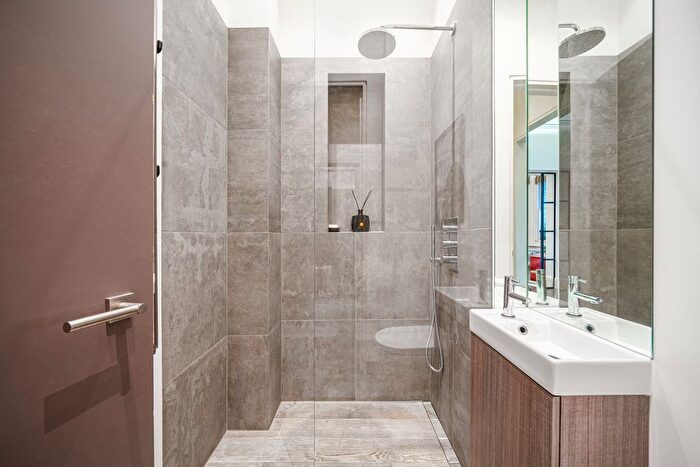2 Bedroom Flat For Sale In Elm Park Gardens, Chelsea, London, United Kingdom, SW10