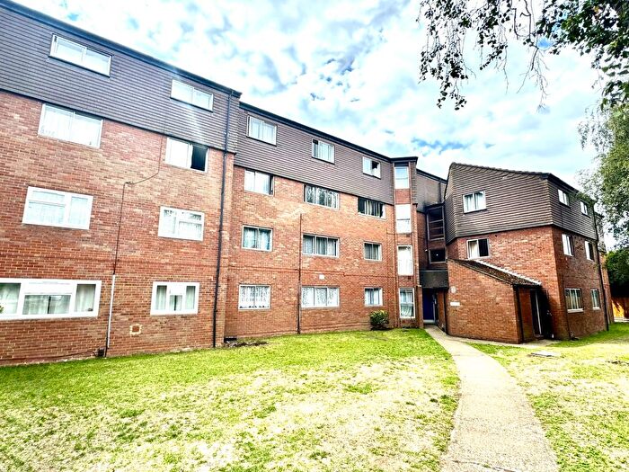 1 Bedroom Flat For Sale In Cranston Close, Hounslow, TW3