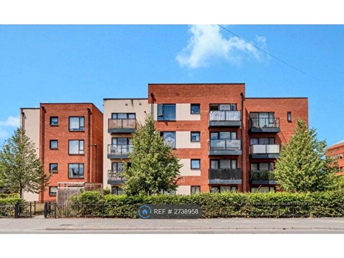 2 Bedroom Flat To Rent In Milestone Apartments, Slough, SL1