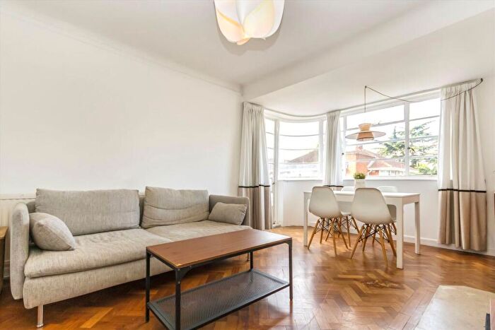 2 Bedroom Flat To Rent In Beaufort Road, Kingston, KT1