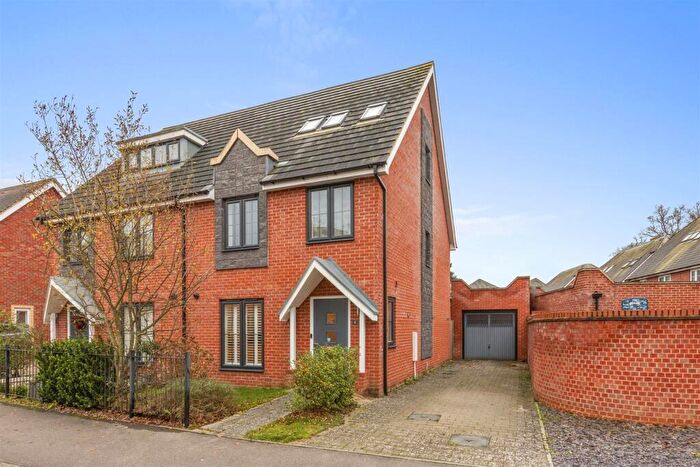 4 Bedroom Semi Detached House For Sale In Doolittle Avenue, Pine Trees, High Wycombe, HP11