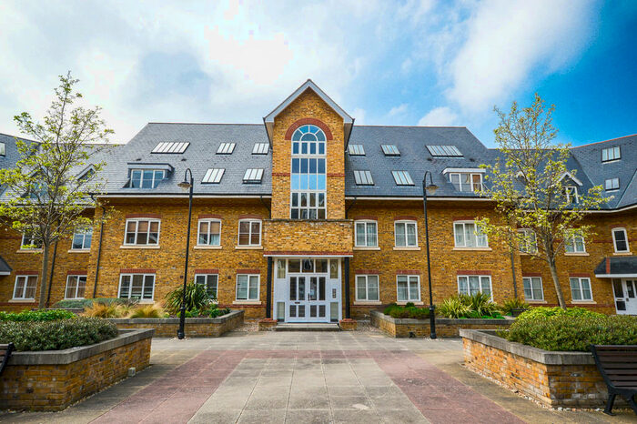 2 Bedroom Apartment To Rent In Station Road, Ware, SG12