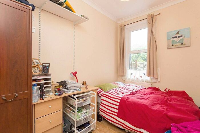 4 Bedroom Property To Rent In Carlwell Street, Tooting, London, SW17