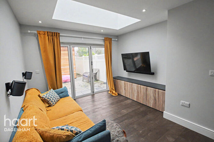 2 Bedroom End Of Terrace House To Rent In Salisbury Road, Dagenham, RM10