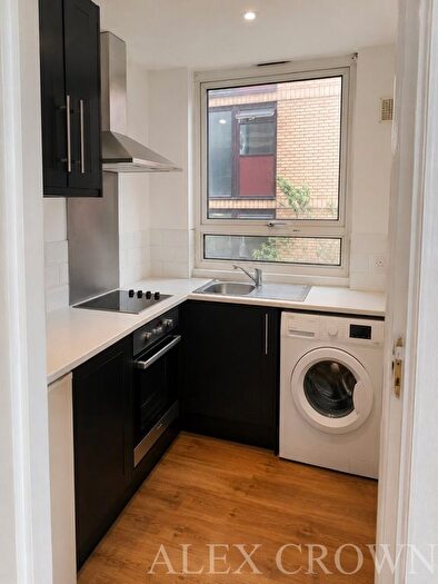 Studio To Rent In Hilltop House, Hornsey Lane, Highgate, N6