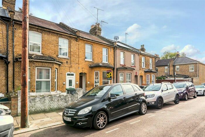 2 Bedroom Flat To Rent In Hampshire Road, Wood Green, London, N22