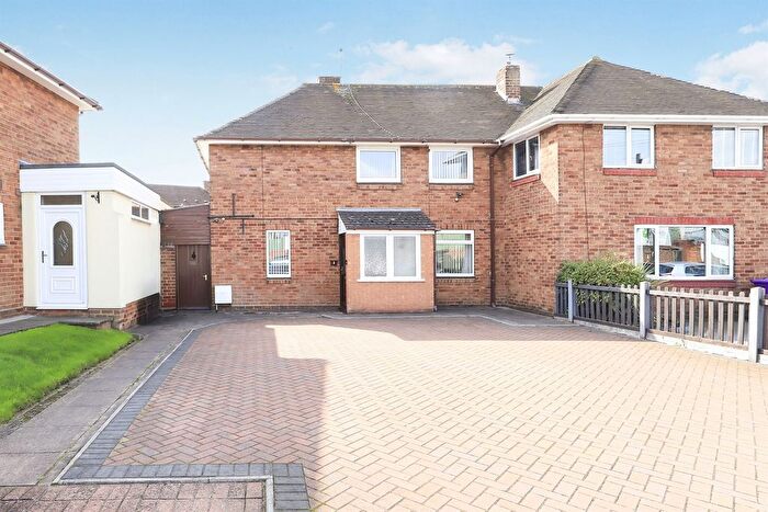 3 Bedroom Semi-Detached House For Sale In Durberville Road, Parkfields, Wolverhampton, WV2