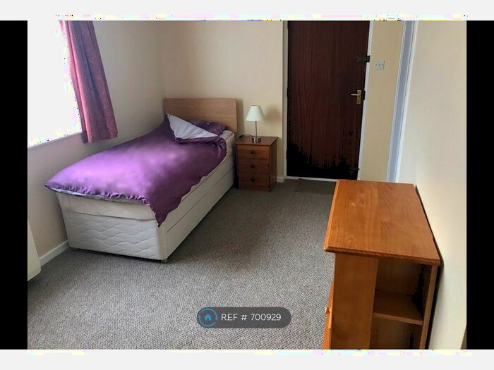 1 Bedroom Flat To Rent In D Harland Close, Bradford, BD2