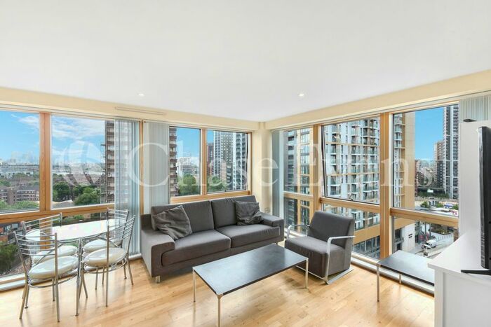 2 Bedroom Flat To Rent In Metro Central Heights, Elephant And Castle, SE1