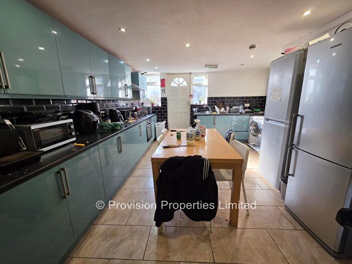 6 Bedroom Terraced House To Rent In Cardigan Lane, Burley, Leeds, LS4