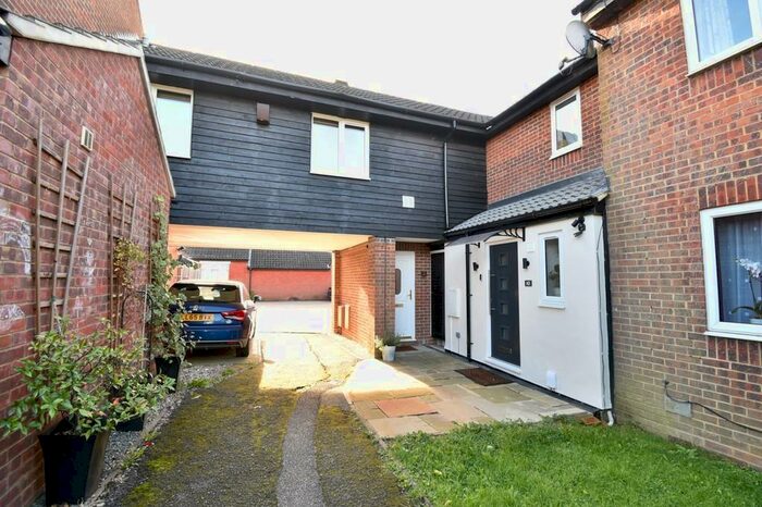1 Bedroom Coach House To Rent In Carters Close, Stevenage, SG2